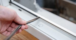 hand sealing windows